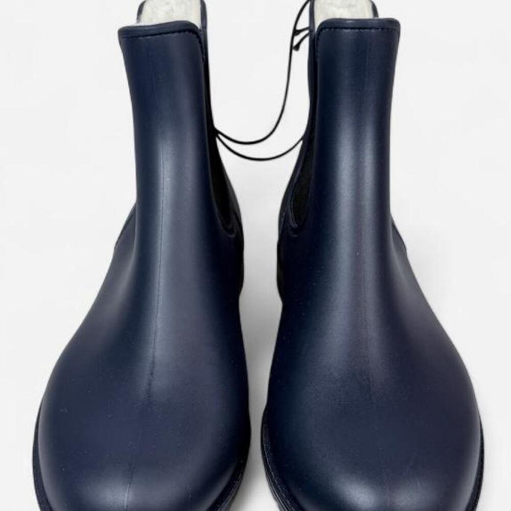 NWT Chelsea Rain Boots Women’s 9 Navy Blue Fleece Lined Ankle Booties